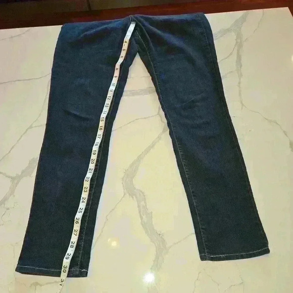 Signature Levi Strauss Totally Shaping Skinny Jeans Dark Demin Size 8 Regular - Picture 11 of 11